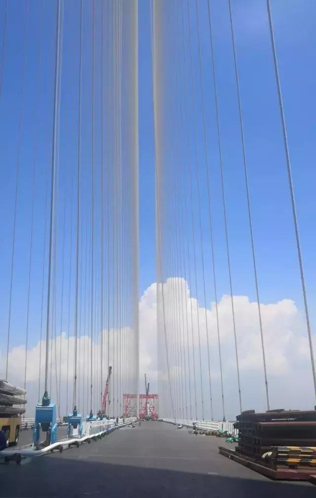 滬通長江大橋最新工程動態(tài),滬通長江大橋最新工程動態(tài)，橋上的友情與家的溫馨