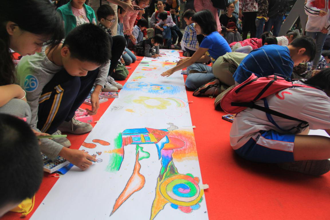 小巷中的藝術(shù)寶藏，大型繪畫(huà)比賽盛況展示