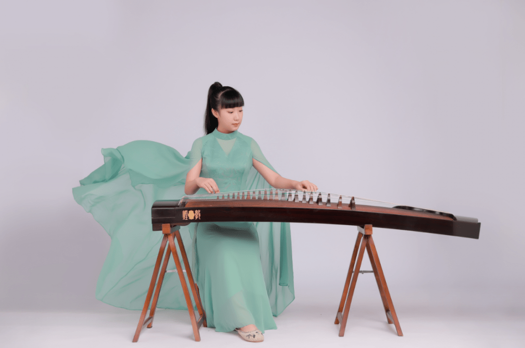 古箏明星，探尋自然美景之旅，尋找內(nèi)心的平和寧靜