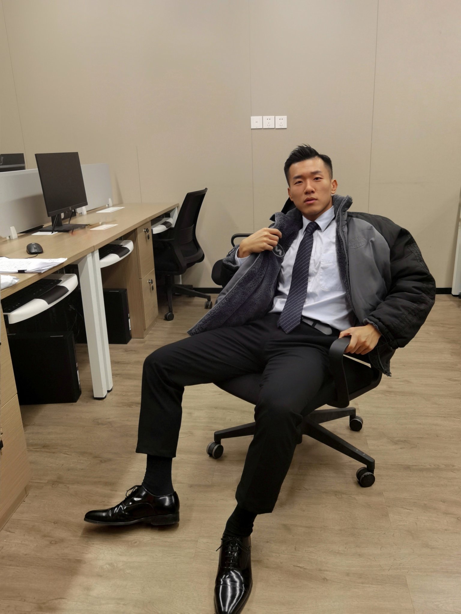 呆叔最新風(fēng)采，新晉時(shí)尚偶像引領(lǐng)潮流新風(fēng)尚