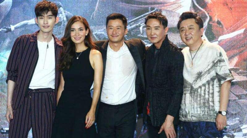 戰(zhàn)狼票房刷新高峰，電影院里的熱血時刻