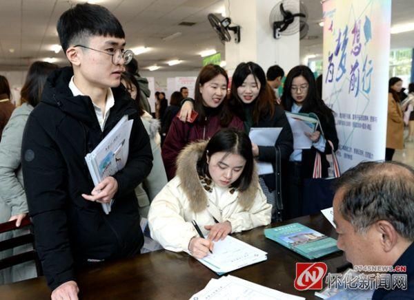 湖南醫(yī)藥學(xué)院最新動態(tài)，小巷深處的獨特發(fā)現(xiàn)之旅