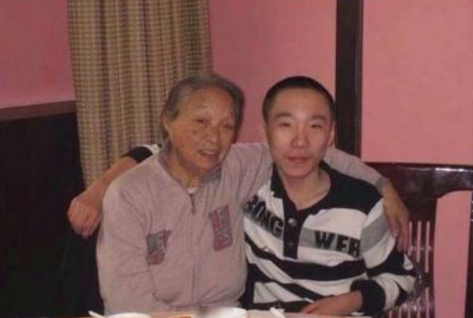 演員孫星，舞臺到熒屏的蛻變之路——自信與成就的力量