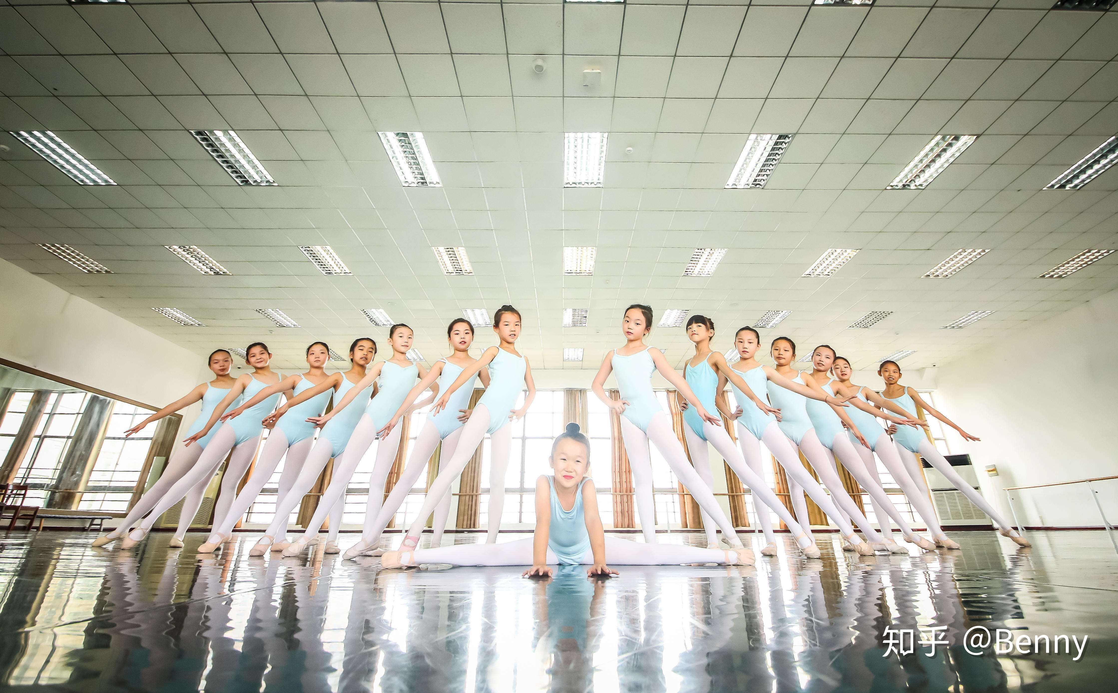 最新男生舞蹈，自信、成長(zhǎng)與無(wú)限舞動(dòng)的力量