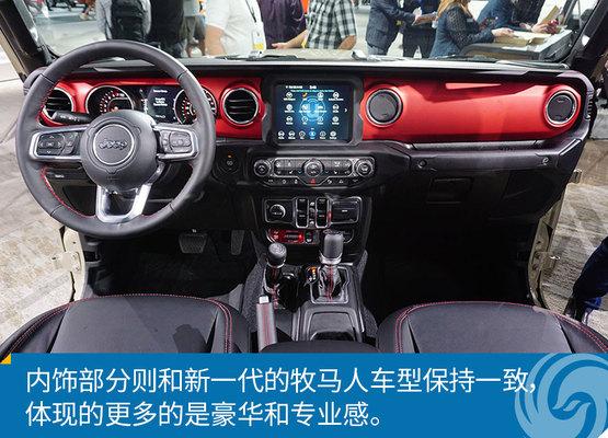 最新WWE狂野角斗士，熱血激戰(zhàn)，榮耀歸來！