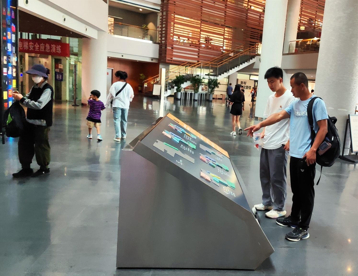 最新圖書信息，價值與爭議并存的影響探討