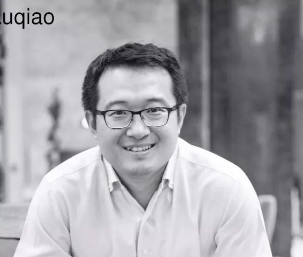 何匡最新女友，變化的力量與自信成就之路的見證者