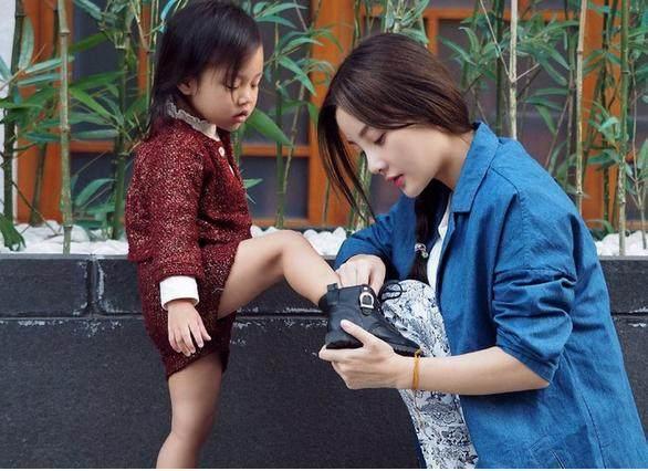 李小璐最新眼睛照片，科技魅力下的視界革新之美