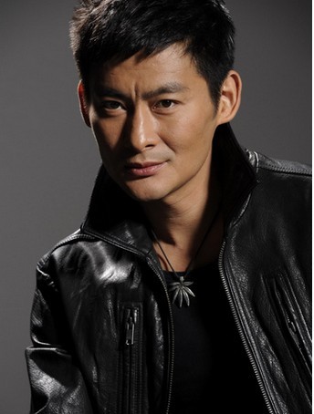 景崗山明星最新動態(tài)，變化、學(xué)習(xí)與自信的光芒閃耀風(fēng)采