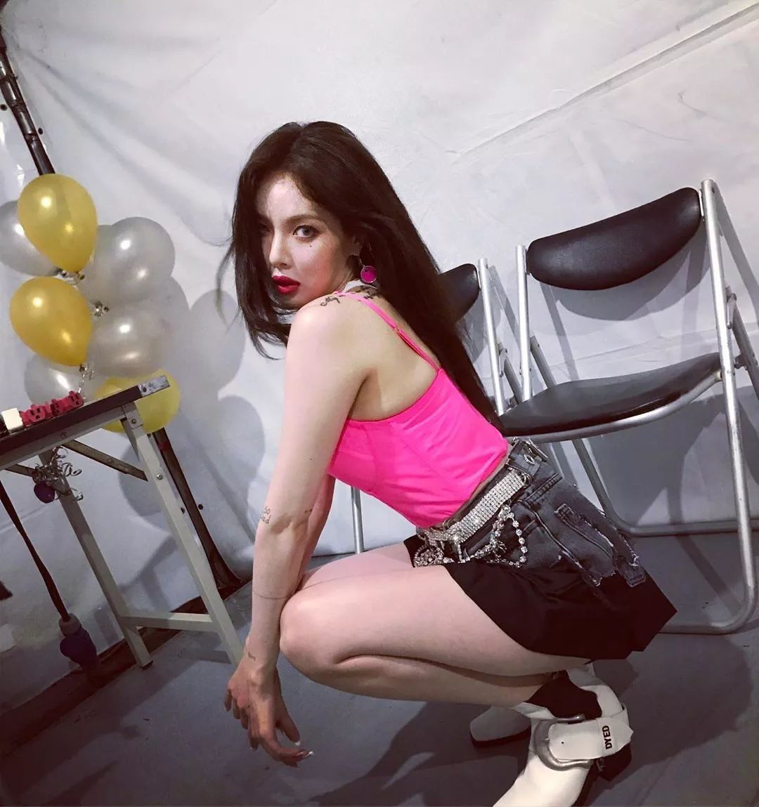 泫雅擁抱自然，尋找內(nèi)心寧靜之旅的最新動態(tài)