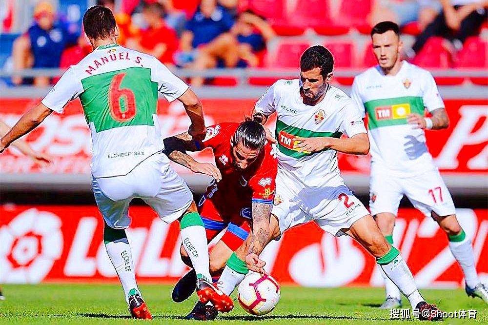 西甲賽場(chǎng)激戰(zhàn)正酣，熱血沸騰瞬間大揭秘！