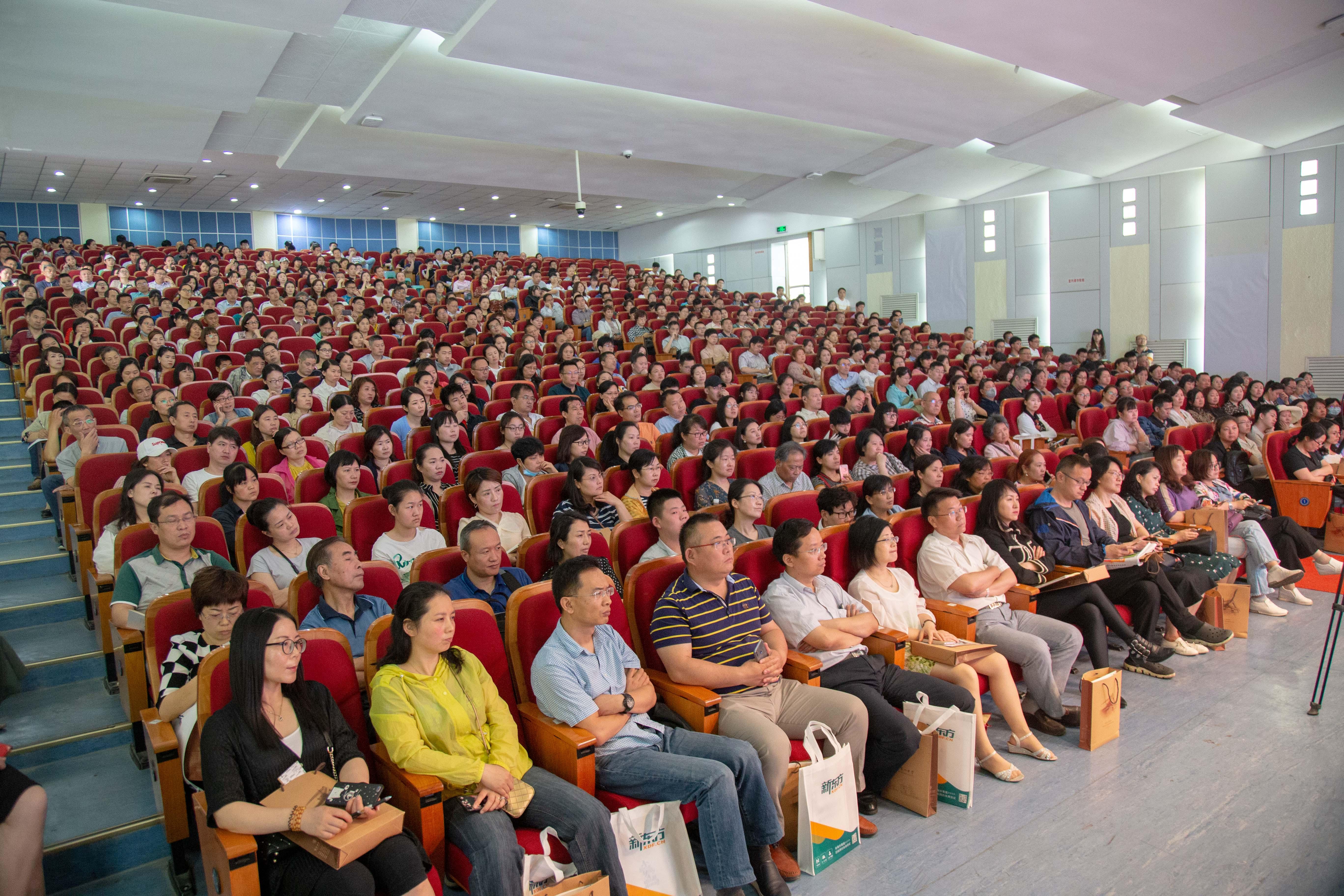 最新直播熱潮，變化中的學(xué)習(xí)，自信與成就的力量