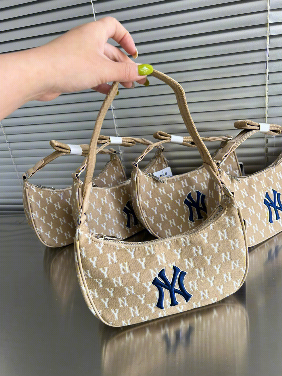 MLB包最新潮流，科技重塑時(shí)尚，完美融合功能與美觀