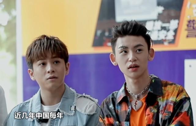 小鬼最新綜藝節(jié)目，青春風暴背后的背景、事件與影響力