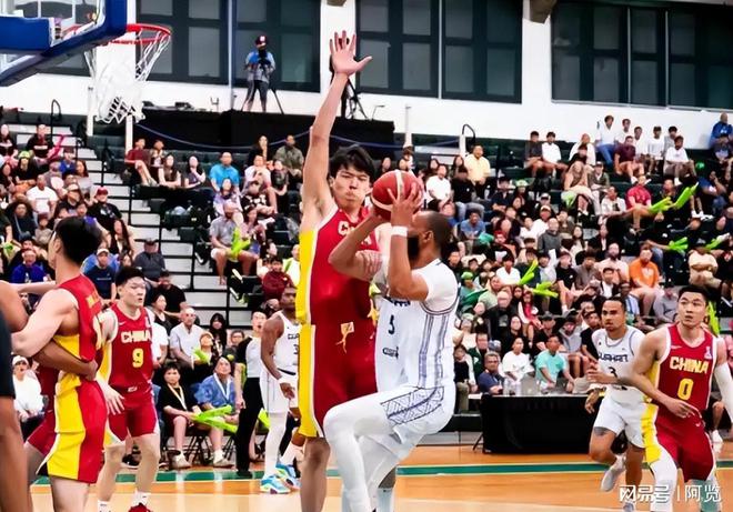 最新籃球賽事，賽場(chǎng)上的溫情與陪伴