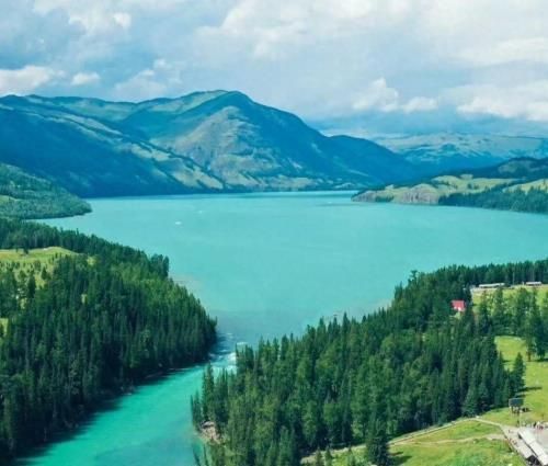 最新最美風(fēng)景，探尋自然魅力，體驗(yàn)變化中的學(xué)習(xí)之旅，自信成就之源