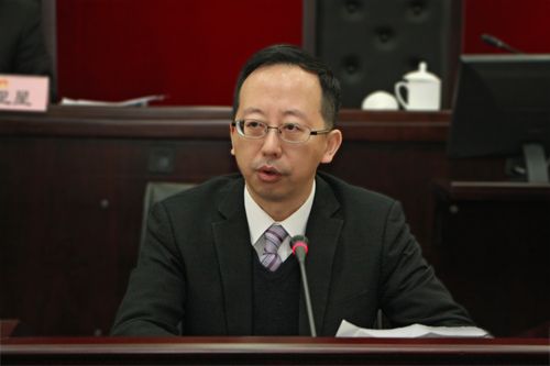 松江區(qū)長(zhǎng)引領(lǐng)科技革新，打造未來(lái)生活新篇章啟航