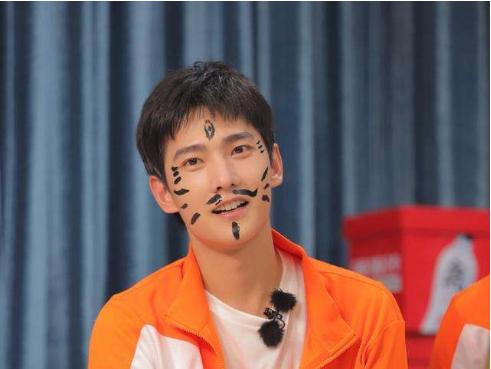 王鶴棣最新商務(wù)，展現(xiàn)變化的力量與自信成長的旅程