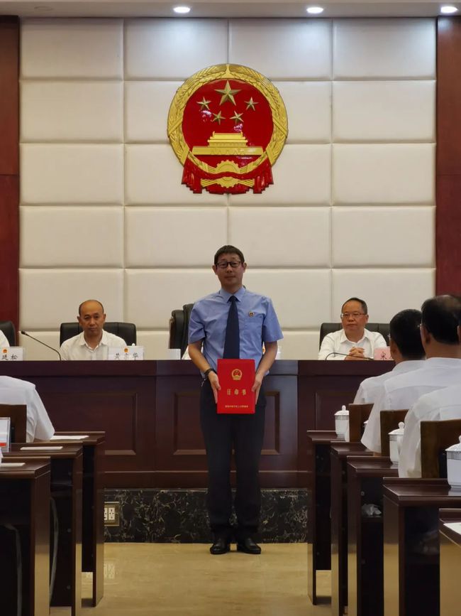 張宇新引領(lǐng)科技革新，揭秘其最新任職與高科技產(chǎn)品新動(dòng)向