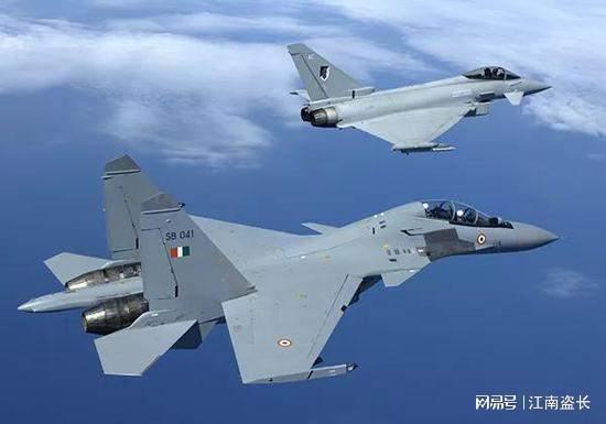 科技與力量之典范，最新型重型戰(zhàn)機(jī)重磅登場