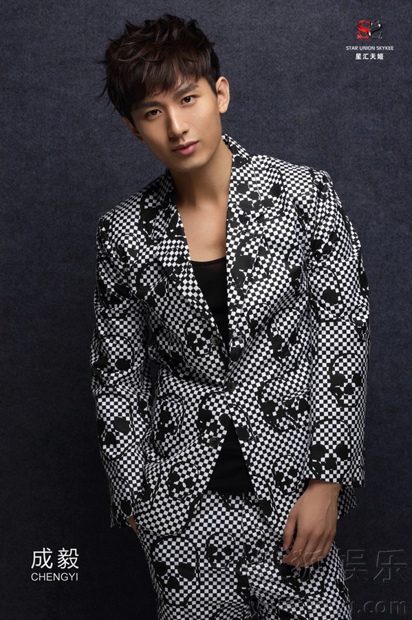 成毅最新劇透揭秘，小巷深處的獨(dú)特風(fēng)情