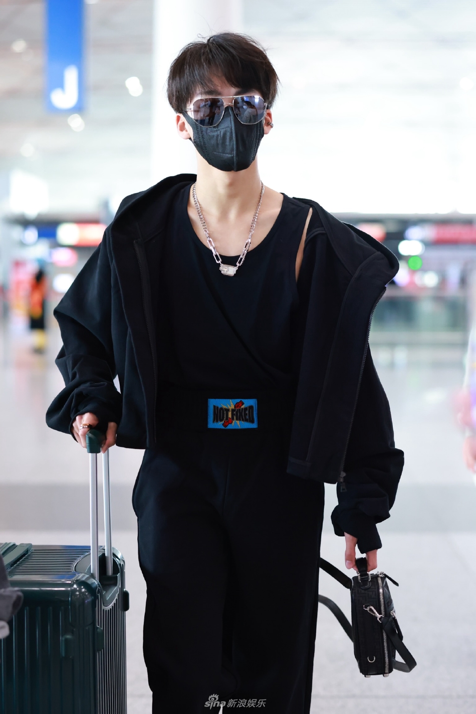 何洛洛機(jī)場最新動態(tài)，自然美景的輕松探索之旅